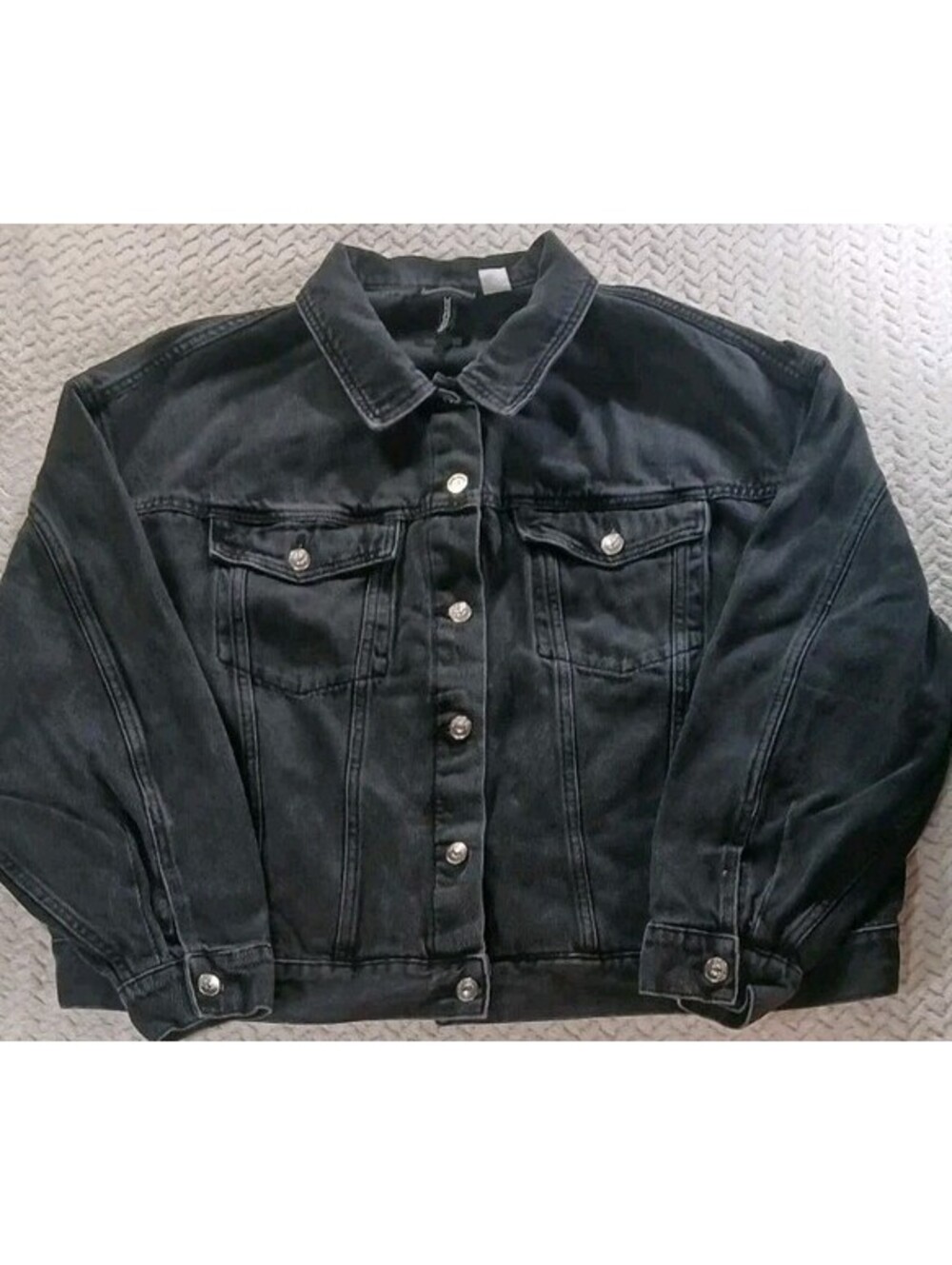 H&M - Women's XL Divided Black Denim Trucker Jacket Button Closure Short Length